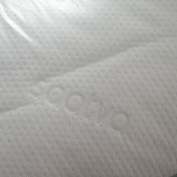 1 Graphite Memory Foam Pillow - Picture 6 of 8